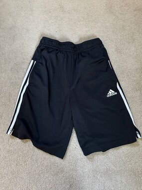 Adidas Black Athletic Shorts with Two Zipper Pockets Men’s Size Small